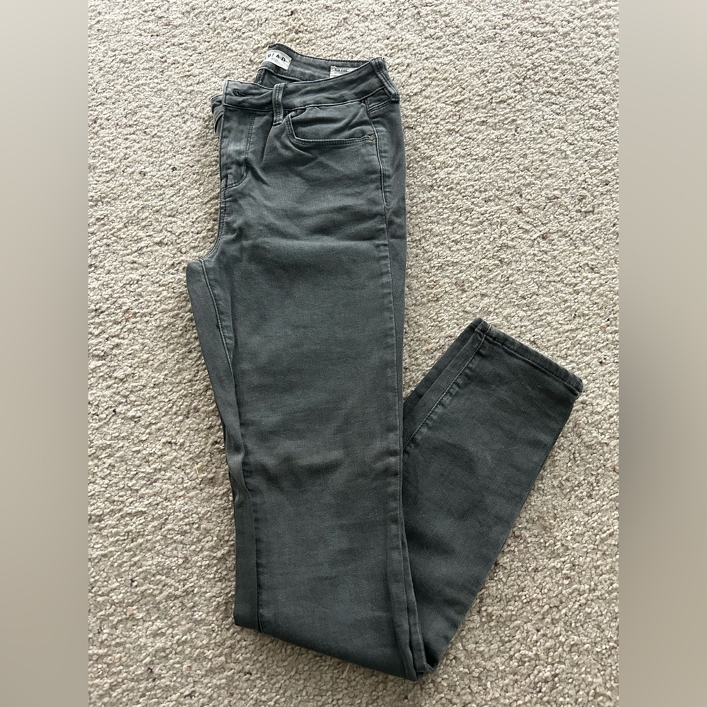 PAC SUN Bullhead Size 26 Skinny Jeans